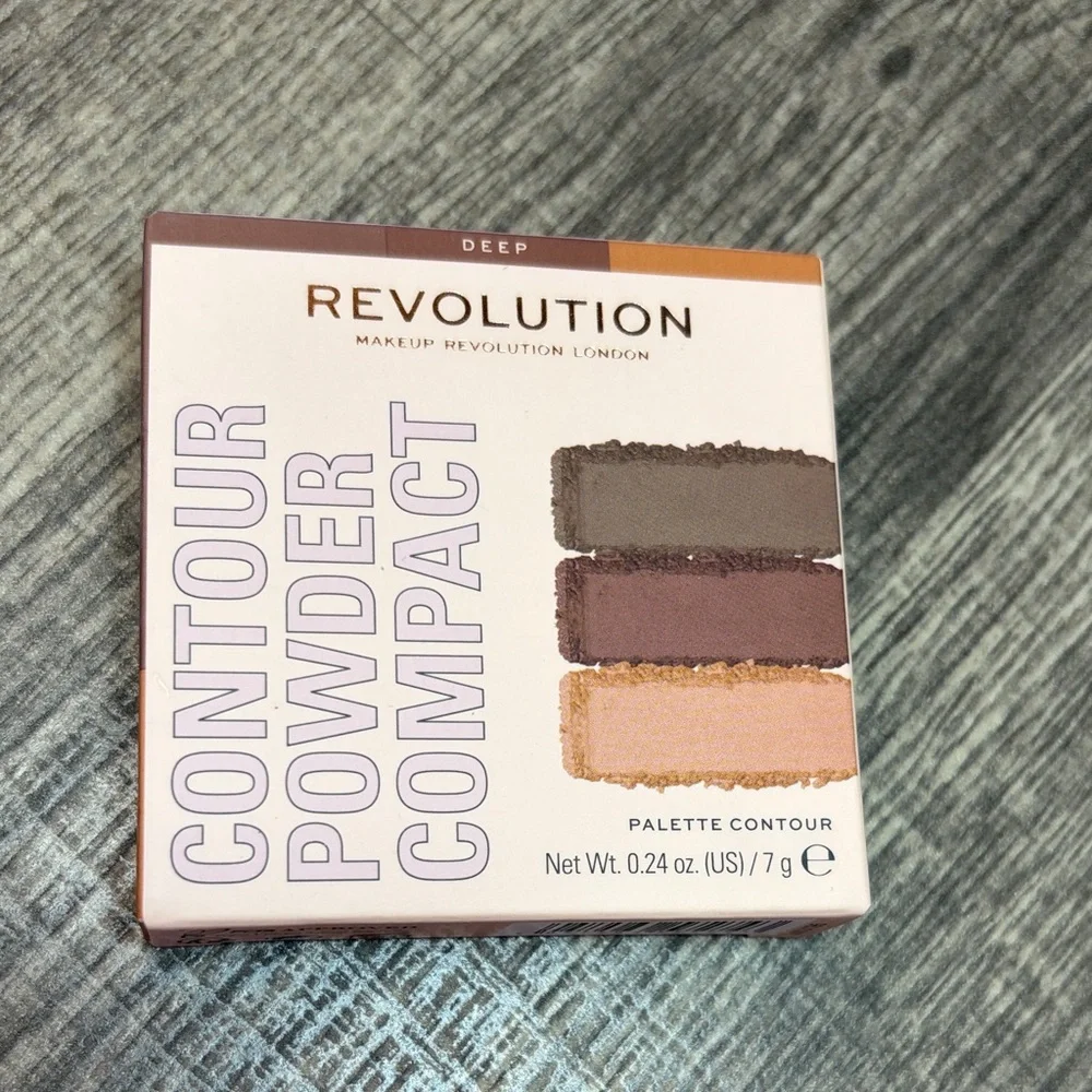 🌻5 for $30🌻 Revolution Deep Shades Contour Powder Compact